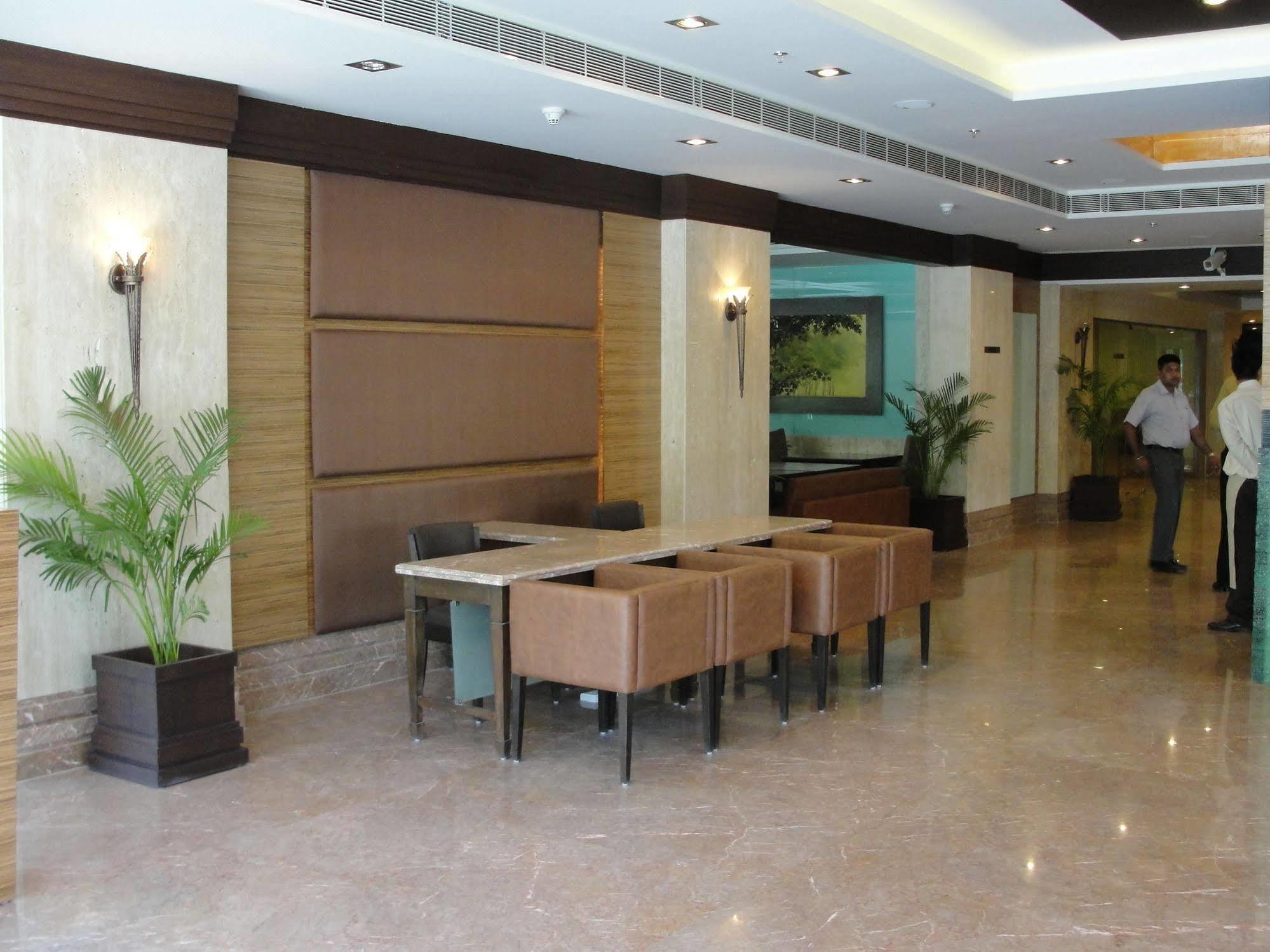 The Cambay Grand Ahmedabad Exterior foto