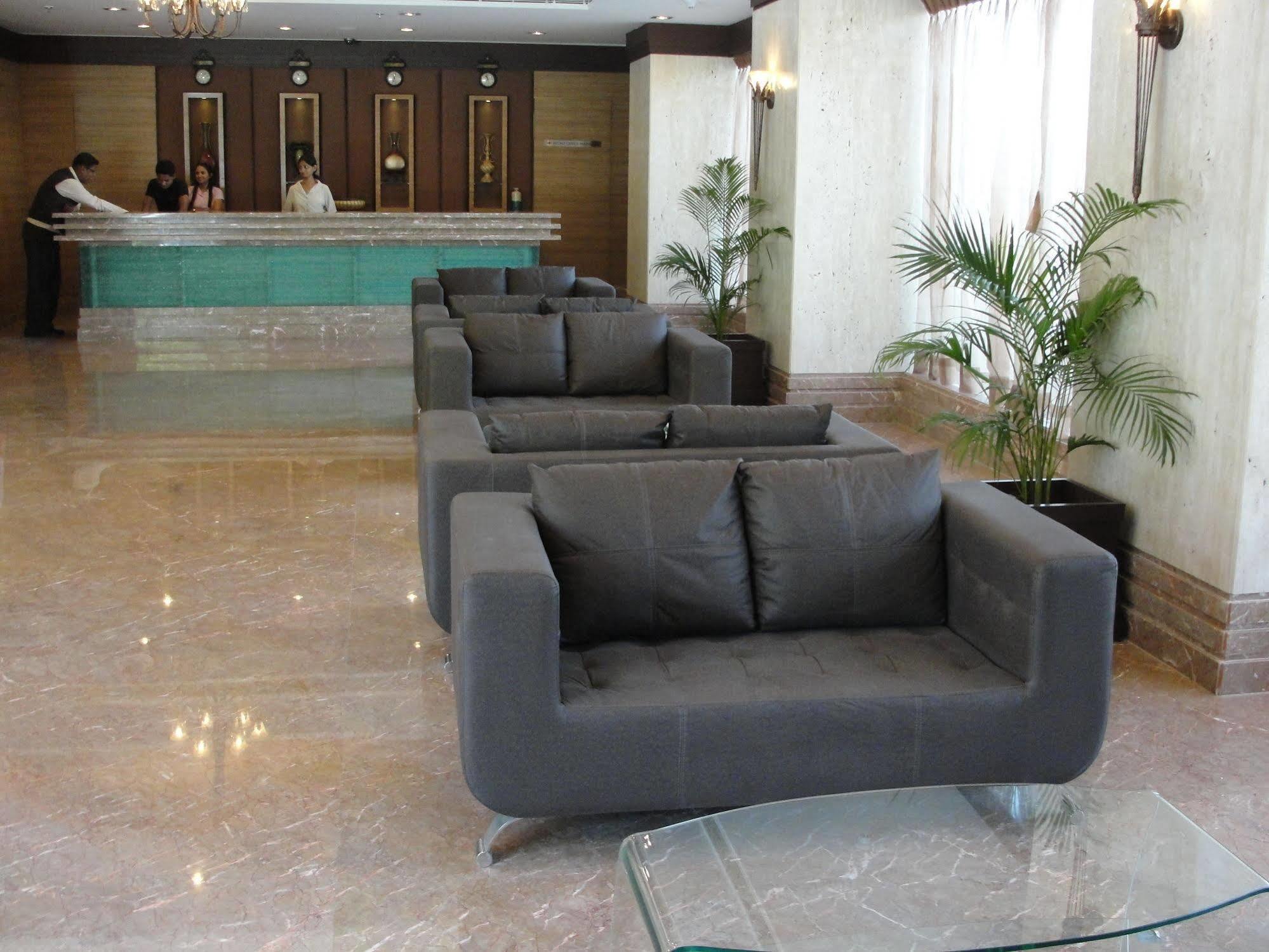 The Cambay Grand Ahmedabad Exterior foto